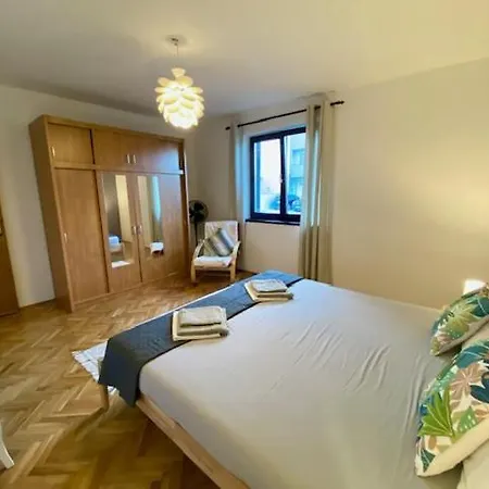 شقة Spacious, Newly Renovated, Marina Views Apartment Pula