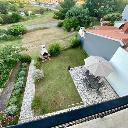 Spacious, Newly Renovated, Marina Views Apartment Pula Appartamento Pola